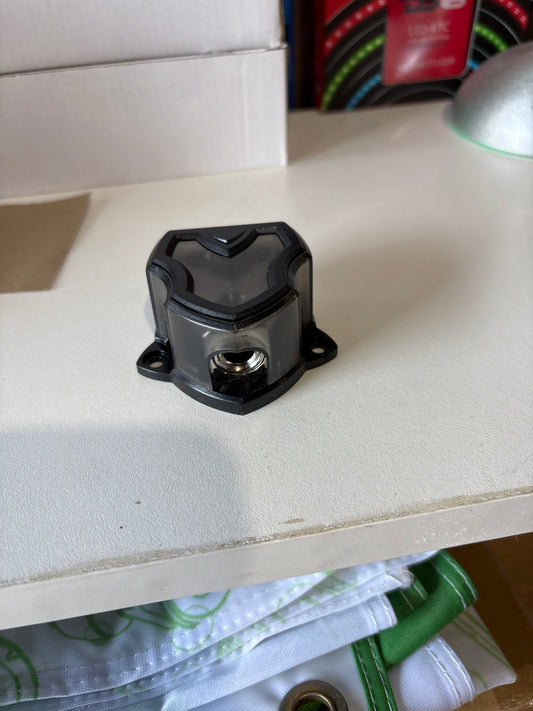 One 0 AWG In to two 0/2 AWG Out Power Distribution Block